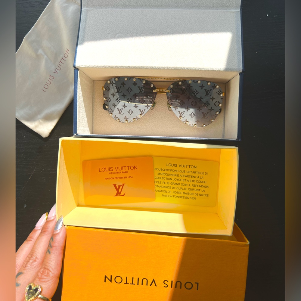 RARE Monogram Louis Vuitton Sunglasses